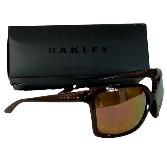 NEW OAKLEY Brown Sunglasses with Mirrored Lenses